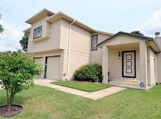 2710 S Belgravia Dr, Pearland, TX 77584