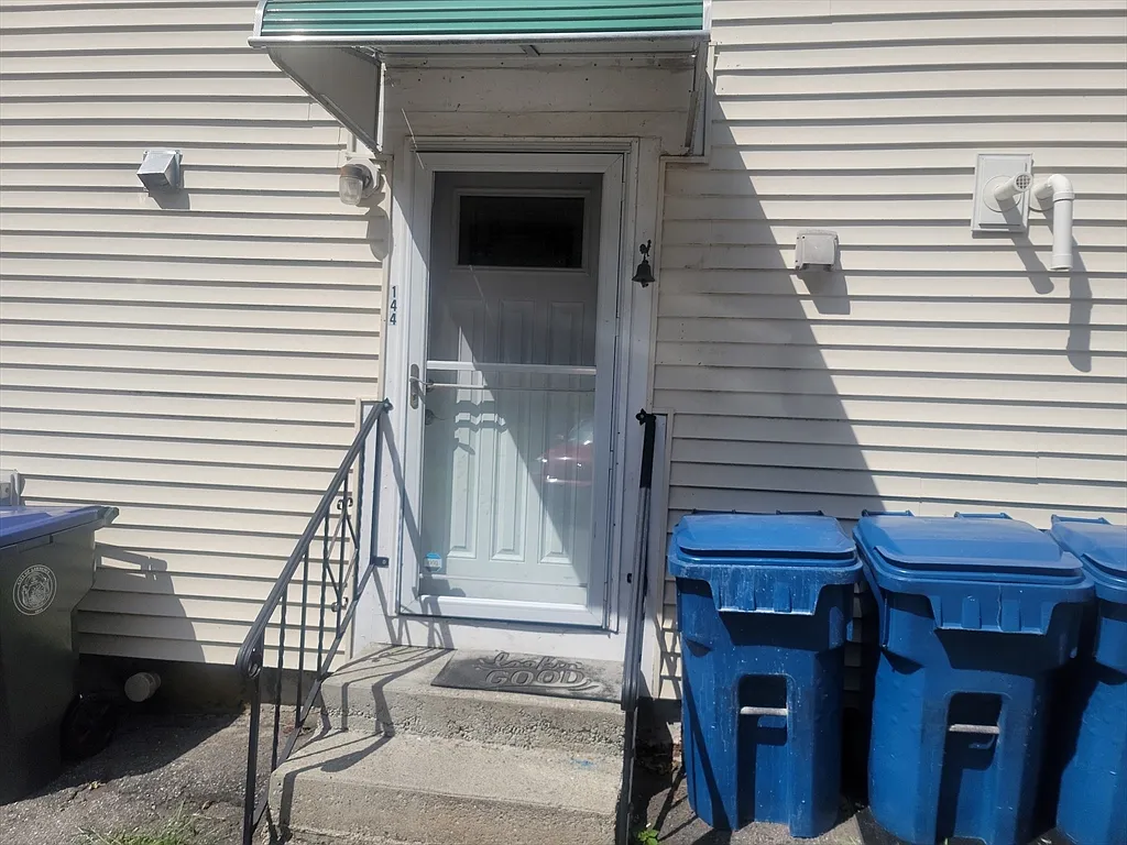 1 bed, 1.0 bath, 756 sqft, $1,975 — Photo 2