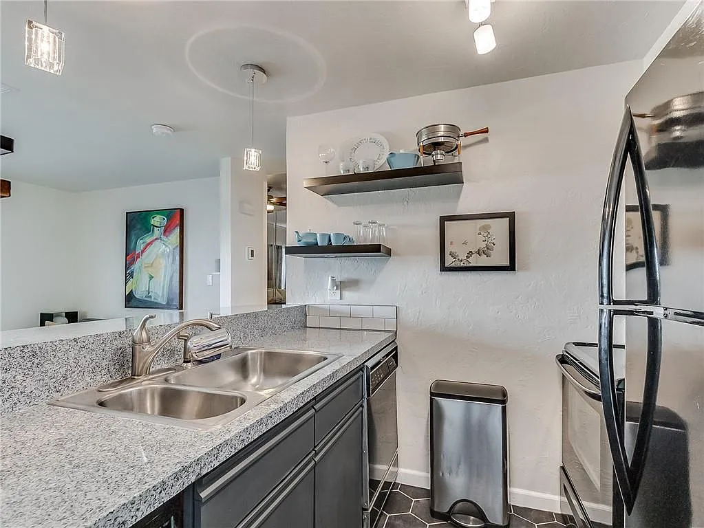1 bed, $300 — Photo 4