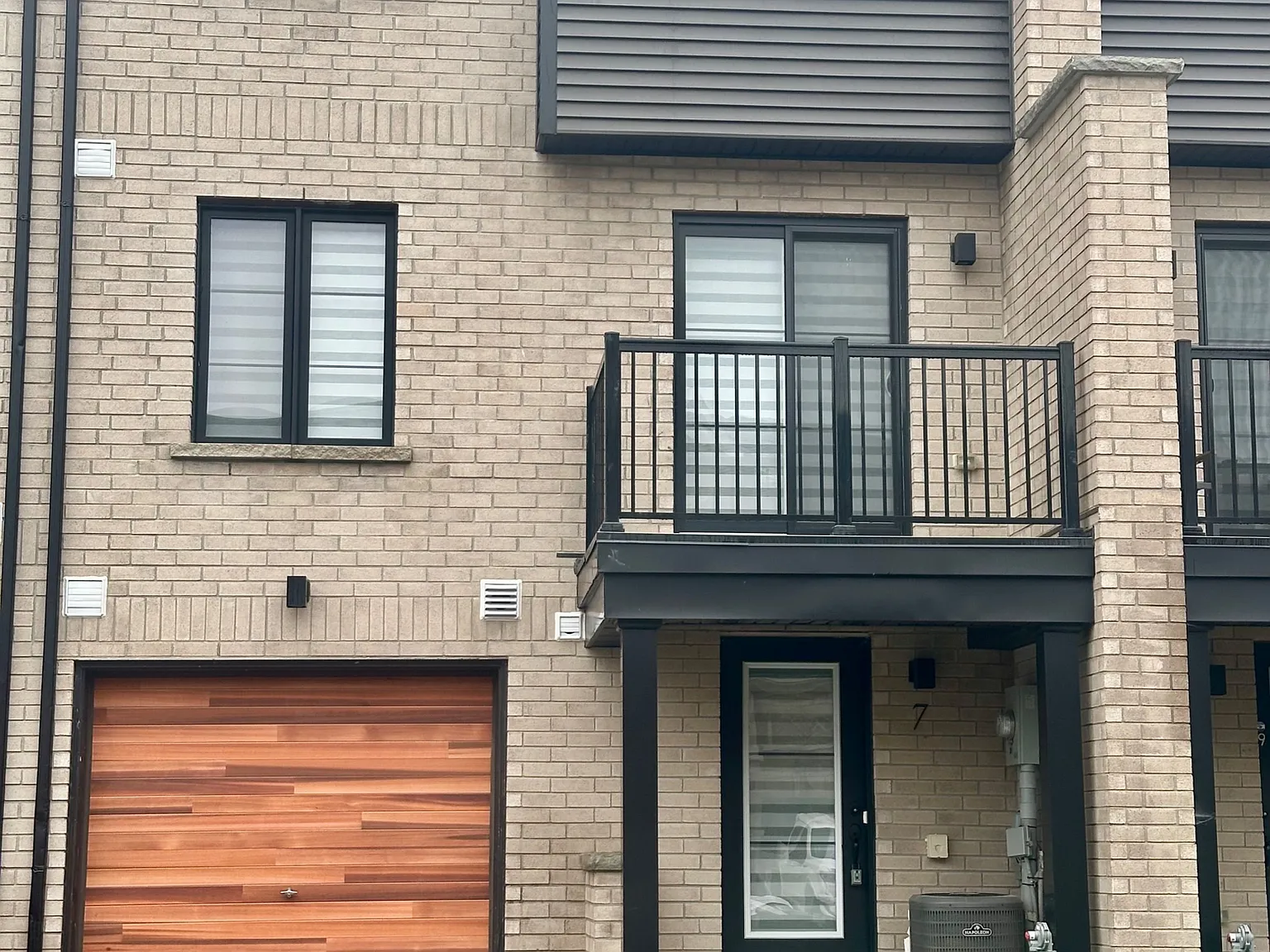 3 bed, $2,350 — Photo 1
