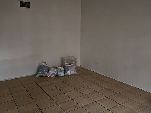 2nd image of 614 W Commercial Ave APT 2