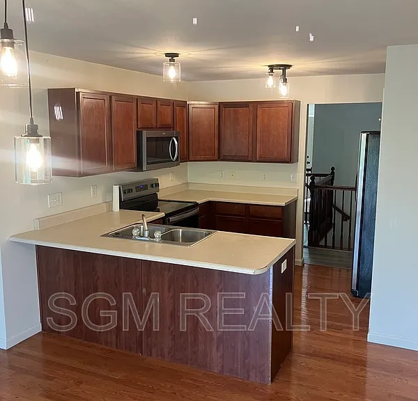 1711 Ambrose Terrace Dr — Photo 6