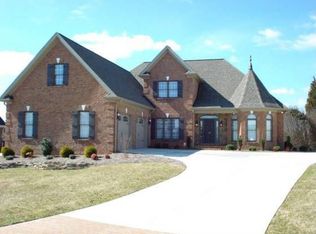 166 Carrington Ln, Winston Salem, NC 27127