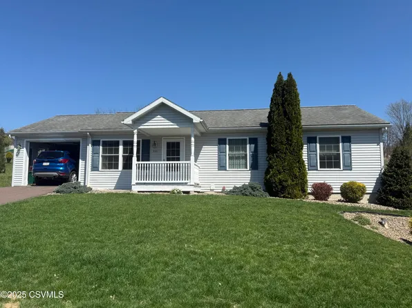 555 Clover Ave, Bloomsburg, PA 17815