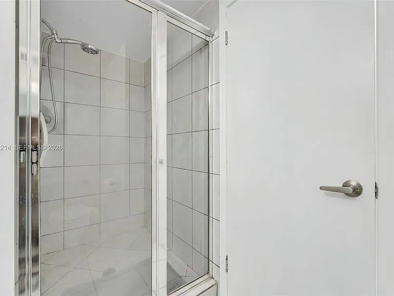 2500 Parkview Dr #1418 — Photo 17