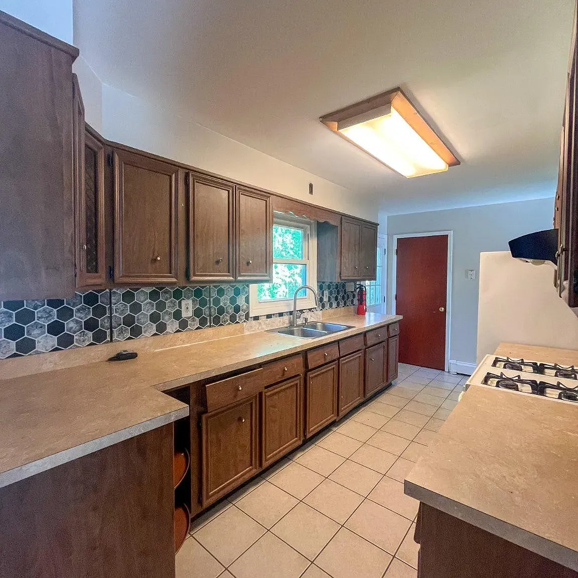 3 bed, 1450 sqft, $2,900 — Photo 3