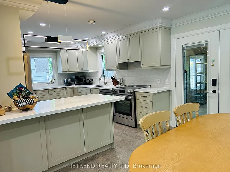 22 Wentworth Ave — Photo 18