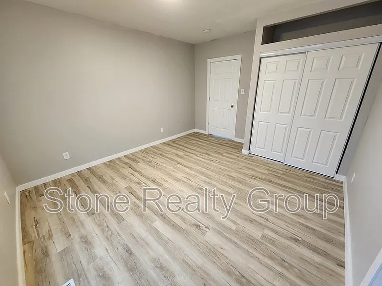 2445 Liberty Ave — Photo 9