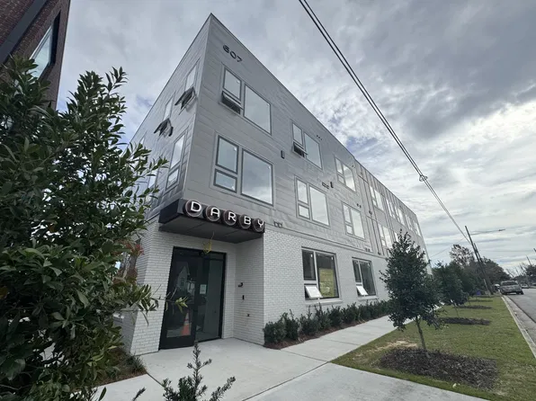 607 S 11th St #207, Wilmington, NC 28401