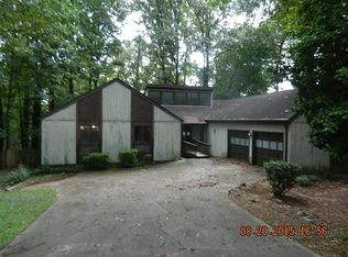 5219 Greenpoint Dr, Stone Mountain, GA 30088