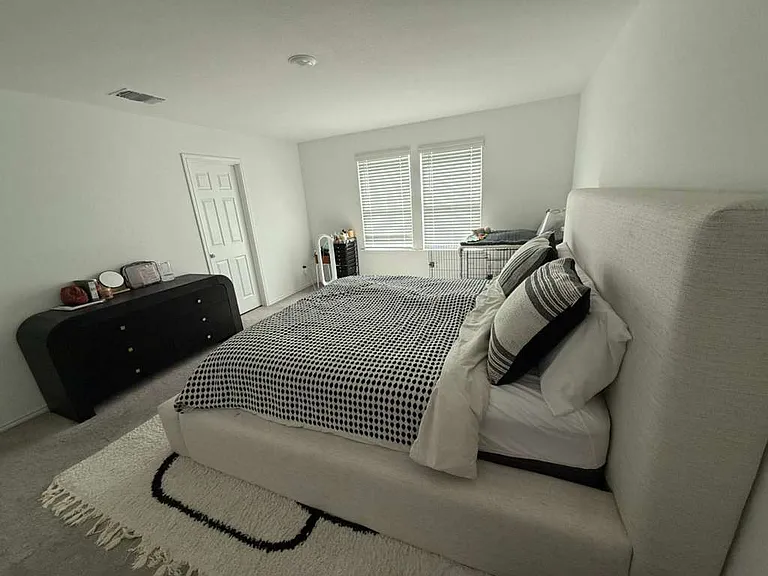 128 Bennington Dr — Photo 14