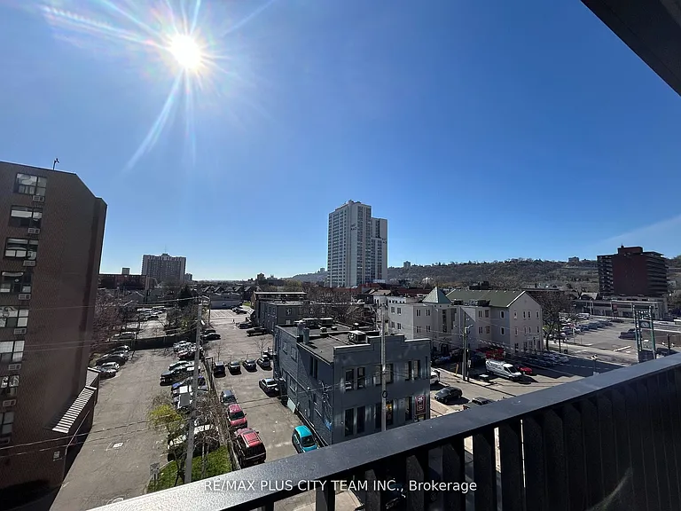 1 Jarvis St E #527 — Photo 18