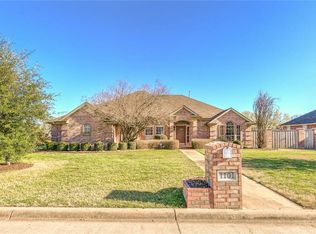 1101 Hemphill Dr, Cleburne, TX 76033