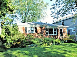1367 Cavell Ave, Highland Park, IL