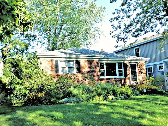 1367 Cavell Ave photo 1