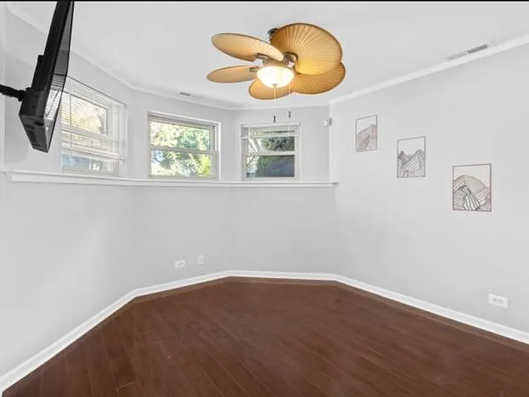4520 S Saint Lawrence Ave — Photo 3