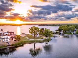 503 N Lake Rd #5, Oconomowoc, WI 53066