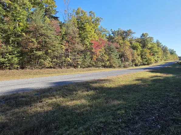5 Austin Dr, Monterey, TN 38574