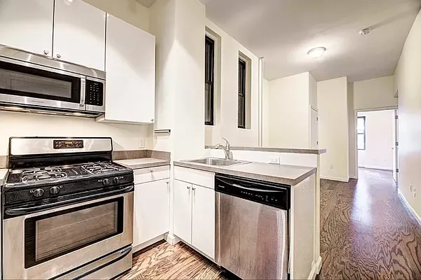 Rented by REAL New York | media 17