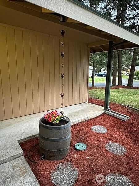 4th image of 9401 Columbine Circle W