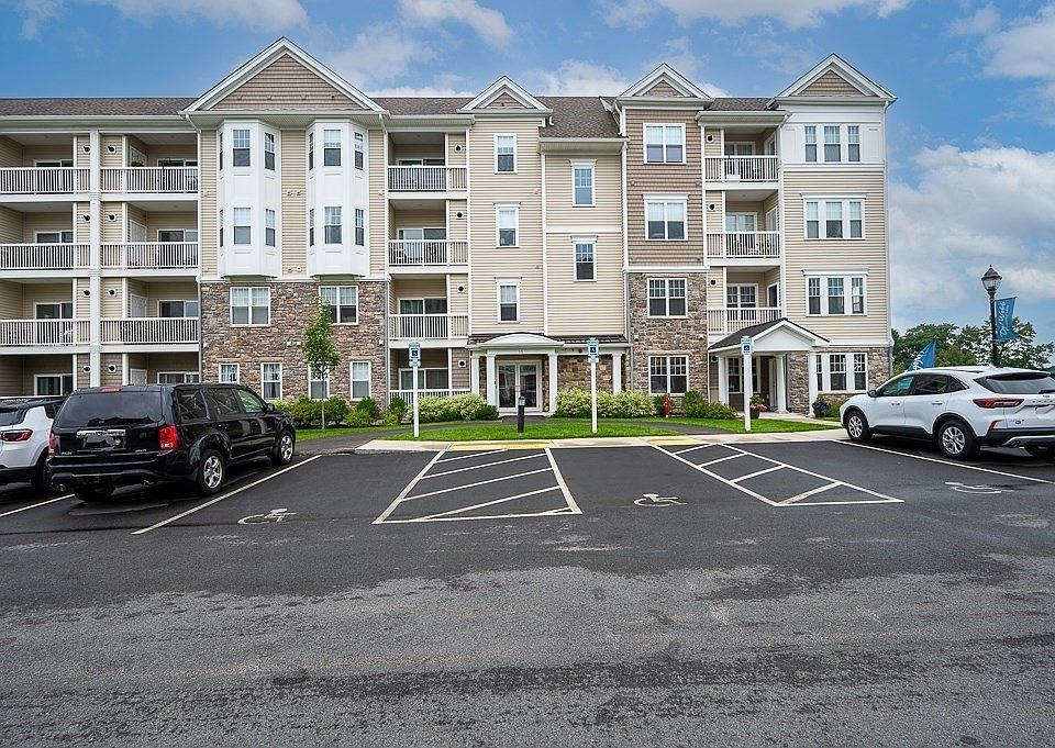 Chauncy Lake Divided Primary Unit 1 Apartments Westborough, MA Zillow