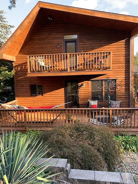 Deck and balcony