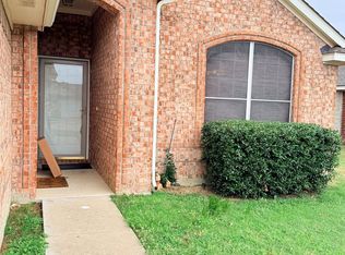 328 Marshall Creek Rd, Roanoke, TX 76262