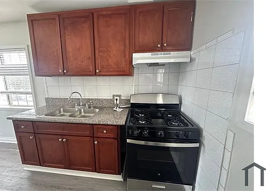 1 bed, 700 sqft, $2,100 — Photo 2