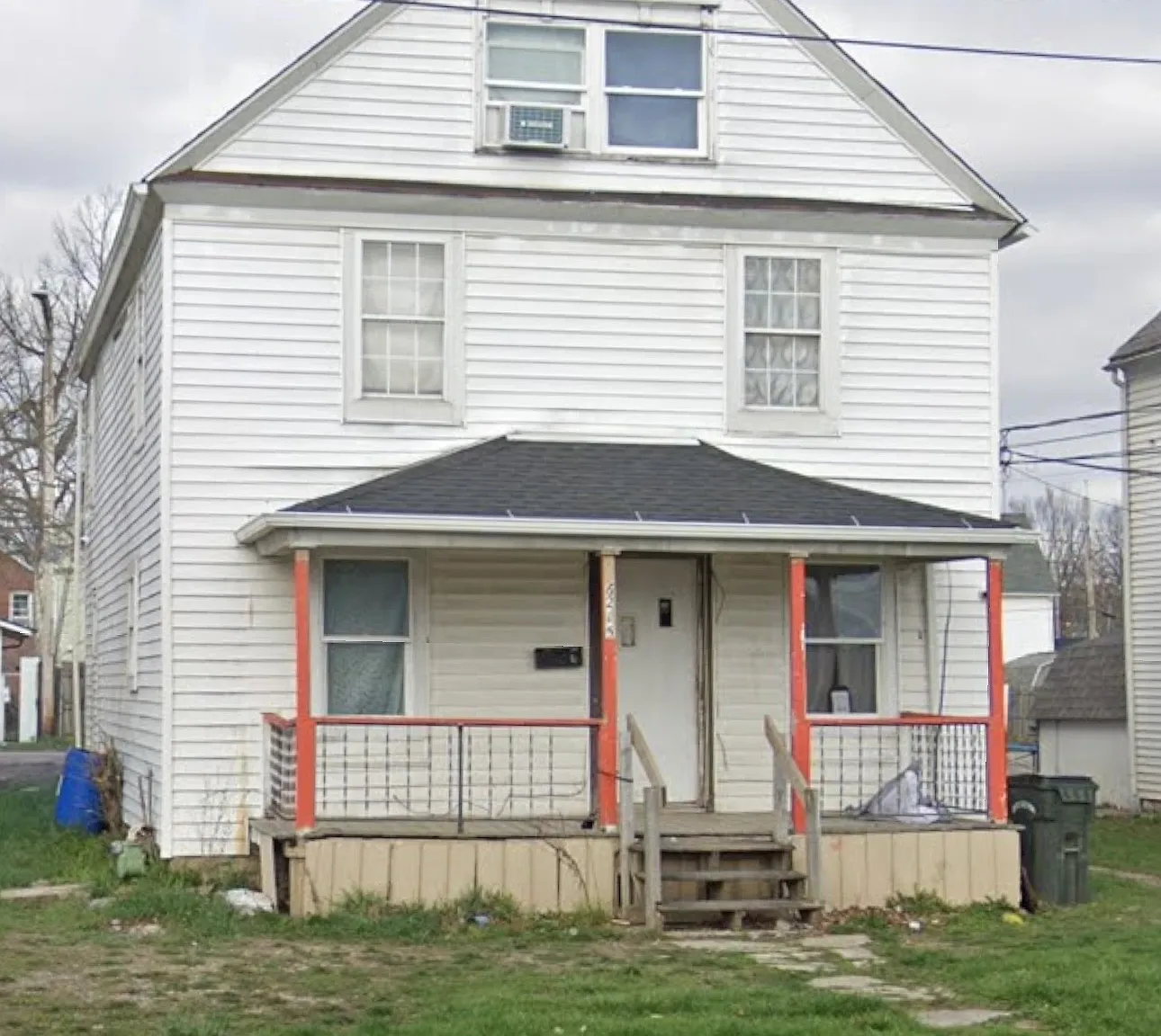 2 bed, $995 — Photo 1