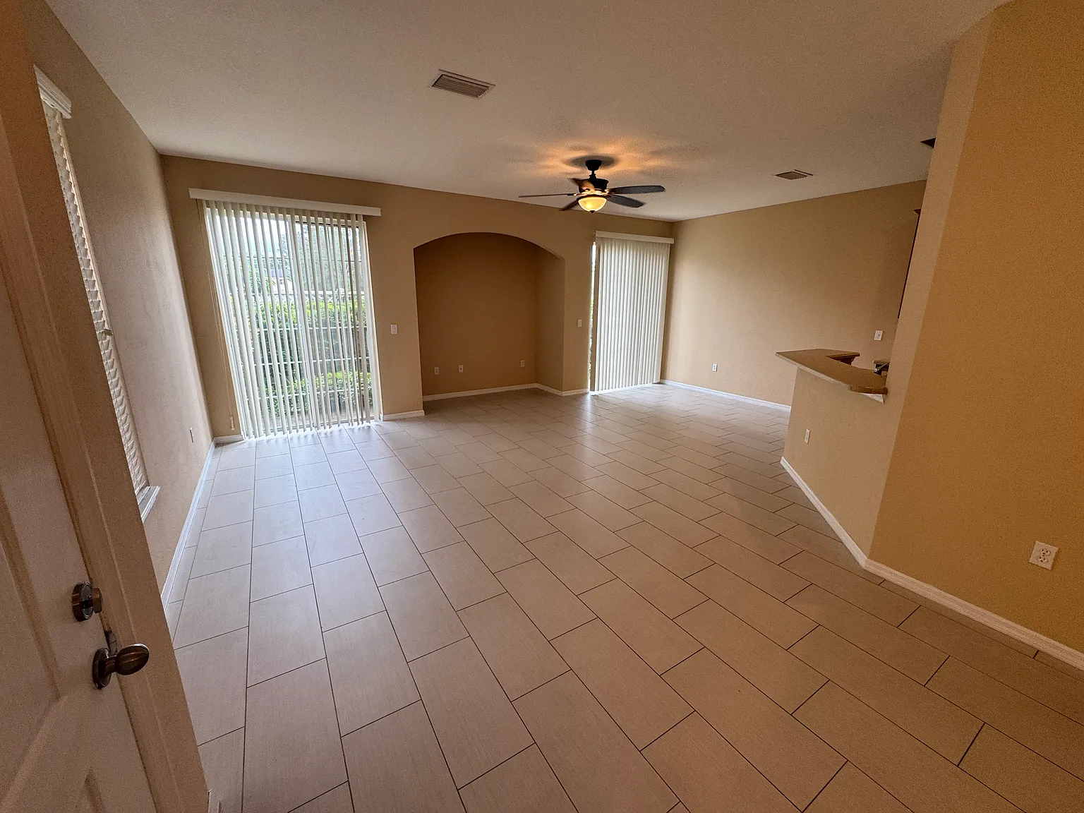 3 bed, 2.5 bath, 1776 sqft, $2,900 — Photo 3