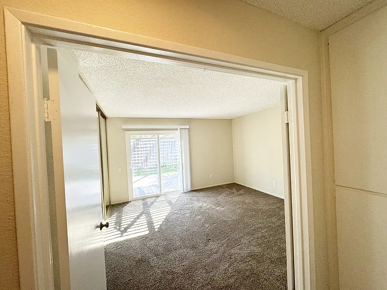 126 Jericho Circle Gln — Photo 14