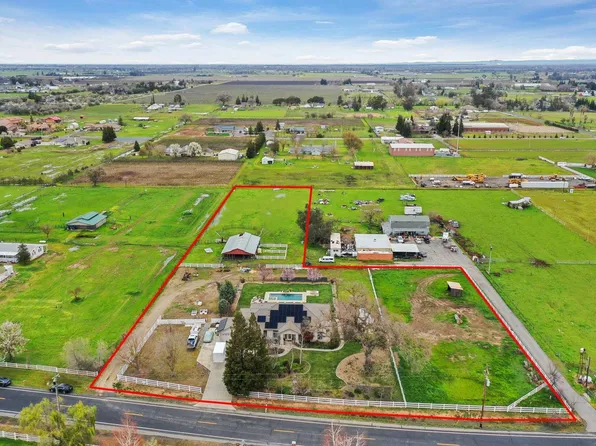 11831 Eagle Bay Rd, Acampo, CA 95220