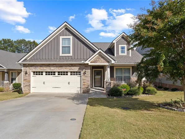 106 Benton Park Dr, Easley, SC 29642