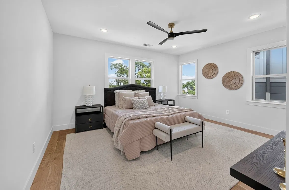 4 bed, 2211 sqft, $3,800 — Photo 3