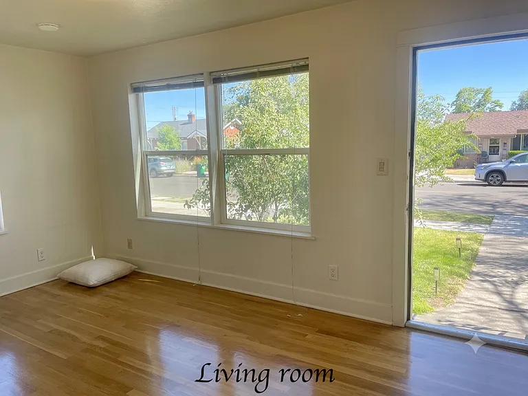 737 Roberts St — Photo 5