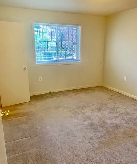 1225 50th Pl NE #102 — Photo 10