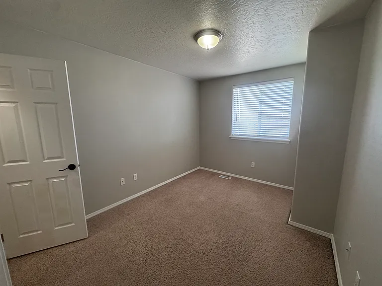 1700 NE Cinder Loop — Photo 30