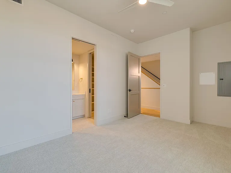 1303 N Dewey Ave — Photo 12