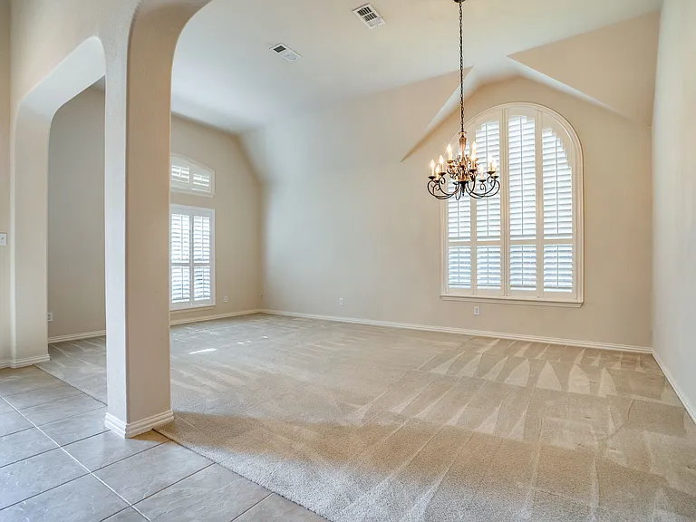 7747 Ivanhoe Dr — Photo 12
