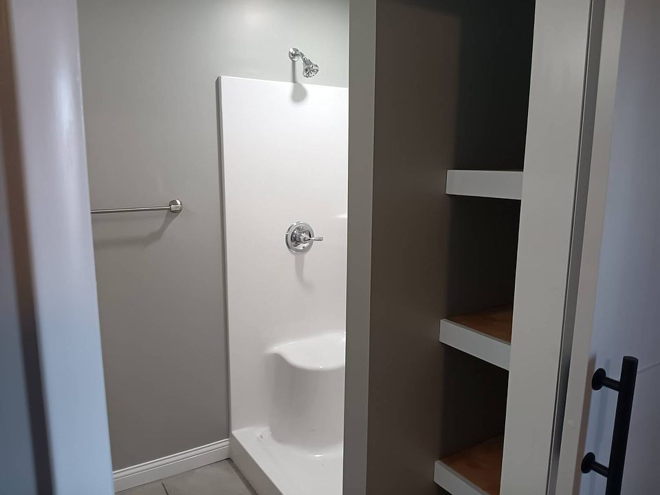 2nd image of 102 Circle Dr
