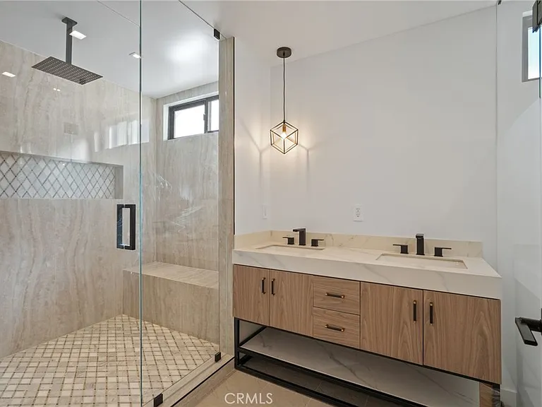 6108 Sadring Ave — Photo 40