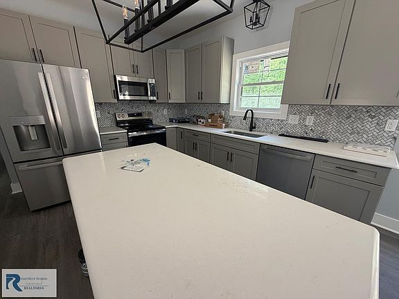 4th image of 93 Vandola Rd