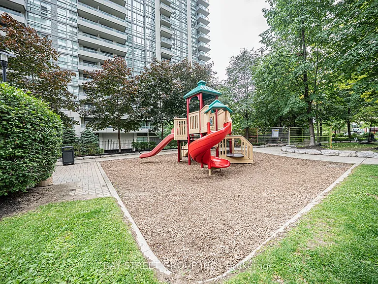 23 Hollywood Ave #3802 — Photo 36