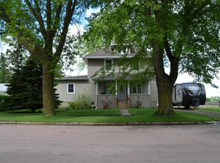 211 N Grove St, Okabena, MN 56161