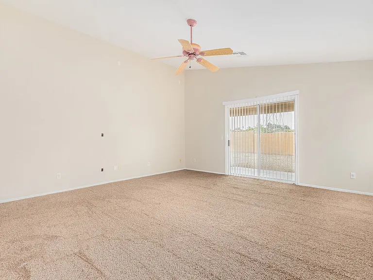 10595 N 115th Dr — Photo 3