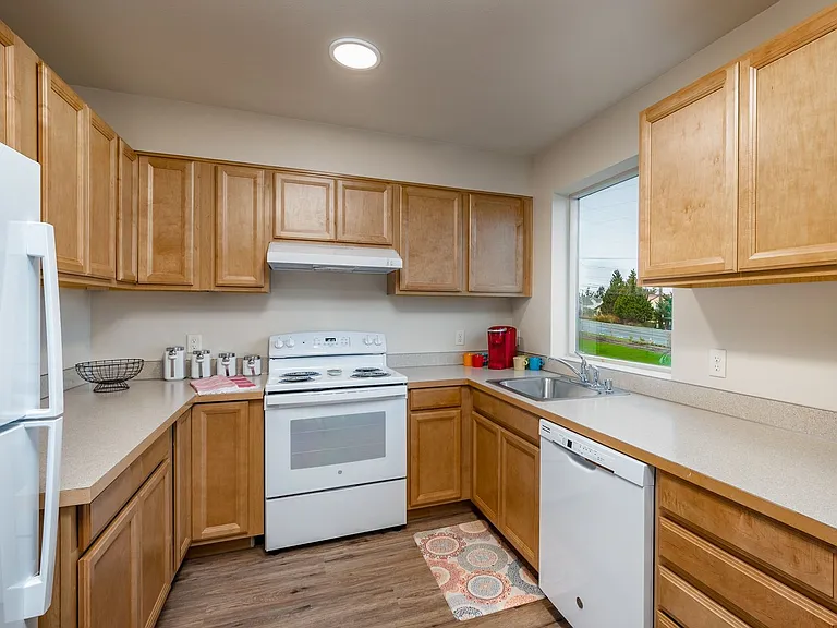 M1249 - Park Terrace Apartments — Photo 4