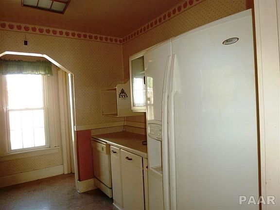 5th image of 1403 E Duryea Ave