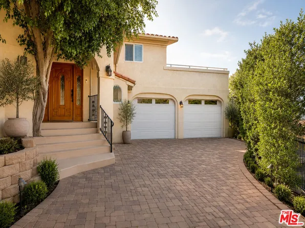 22780 Macfarlane Dr, Woodland Hills, CA 91364