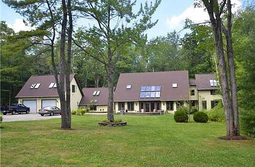 2nd image of 7 Julie Ann Ln