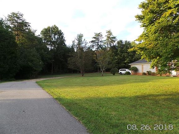 3rd image of 609 N Hildebran Ave